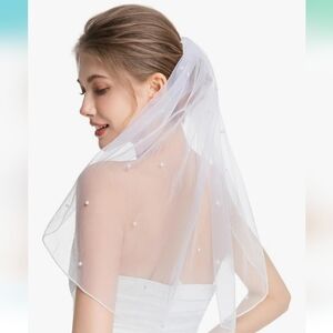 Elegant White Bridal Veil with Pearls